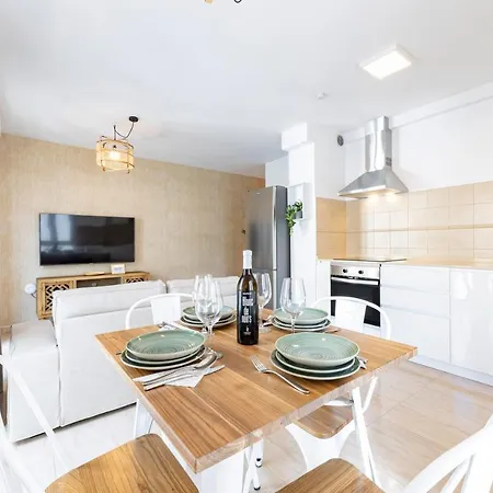 Urban Apartment *